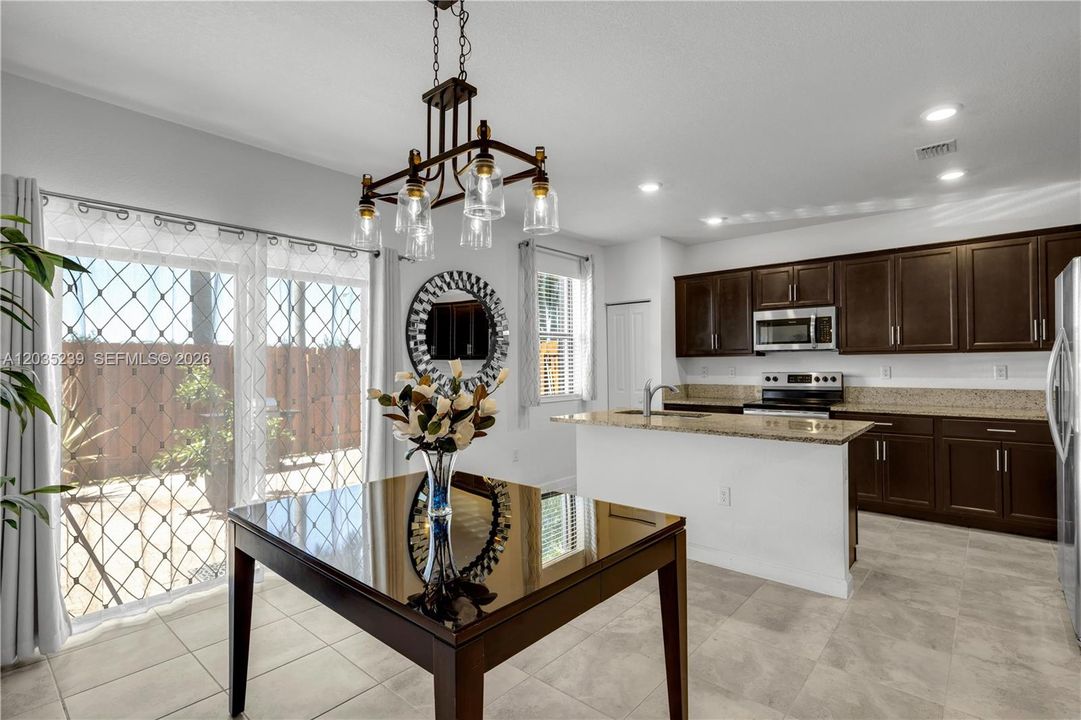 For Sale: $455,000 (3 beds, 2 baths, 1887 Square Feet)