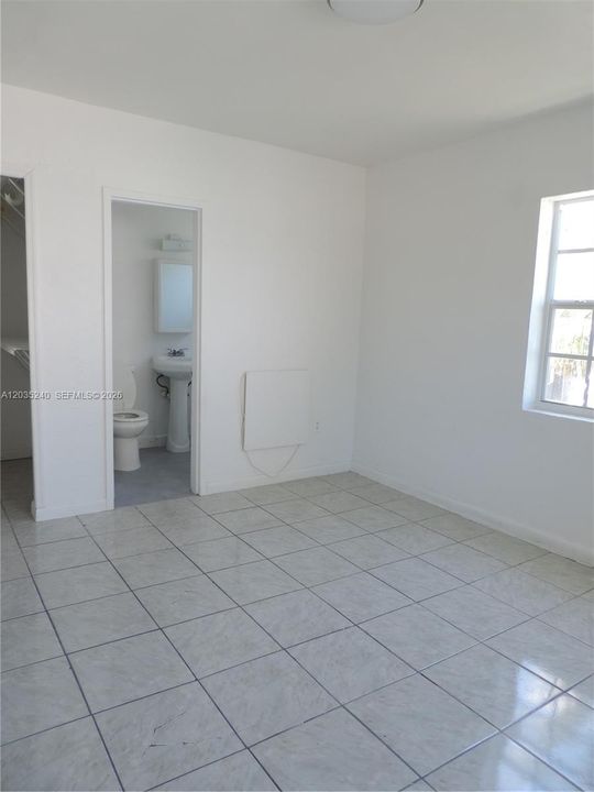 Bedroom & Bath