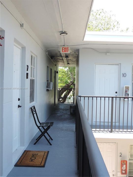 For Sale: $375,000 (1 beds, 1 baths, 479 Square Feet)