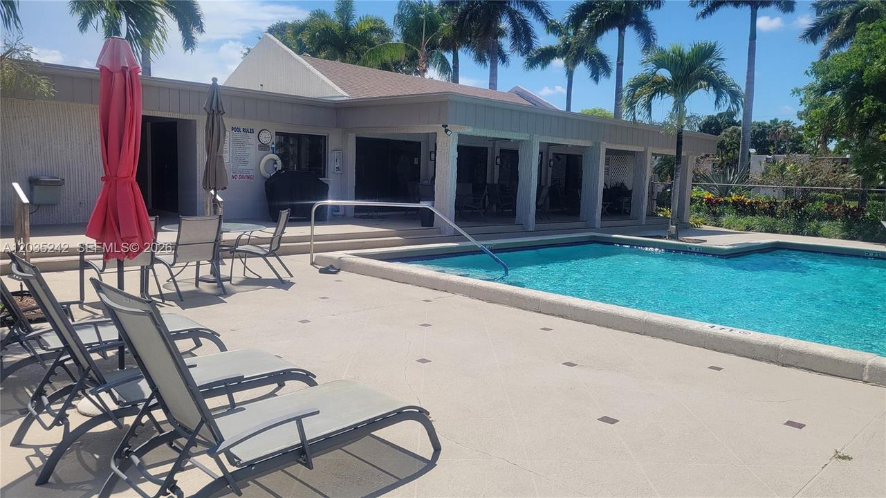 For Sale: $264,899 (2 beds, 2 baths, 1500 Square Feet)