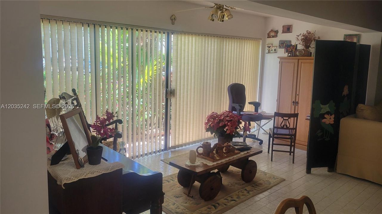 For Sale: $264,899 (2 beds, 2 baths, 1500 Square Feet)