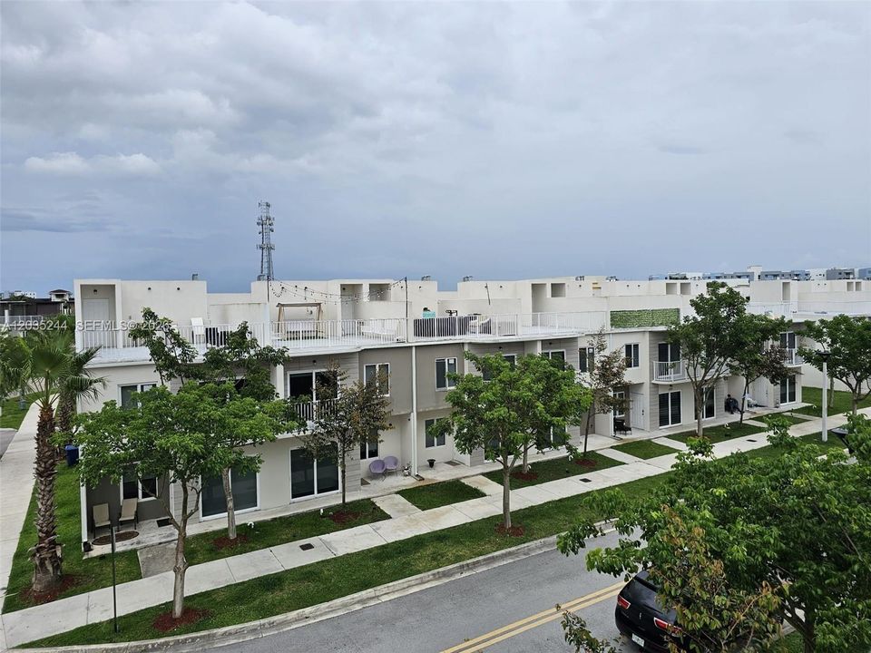 For Rent: $2,500 (4 beds, 3 baths, 1398 Square Feet)