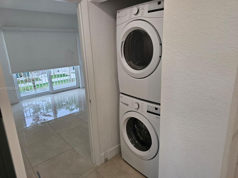 For Rent: $2,500 (4 beds, 3 baths, 1398 Square Feet)