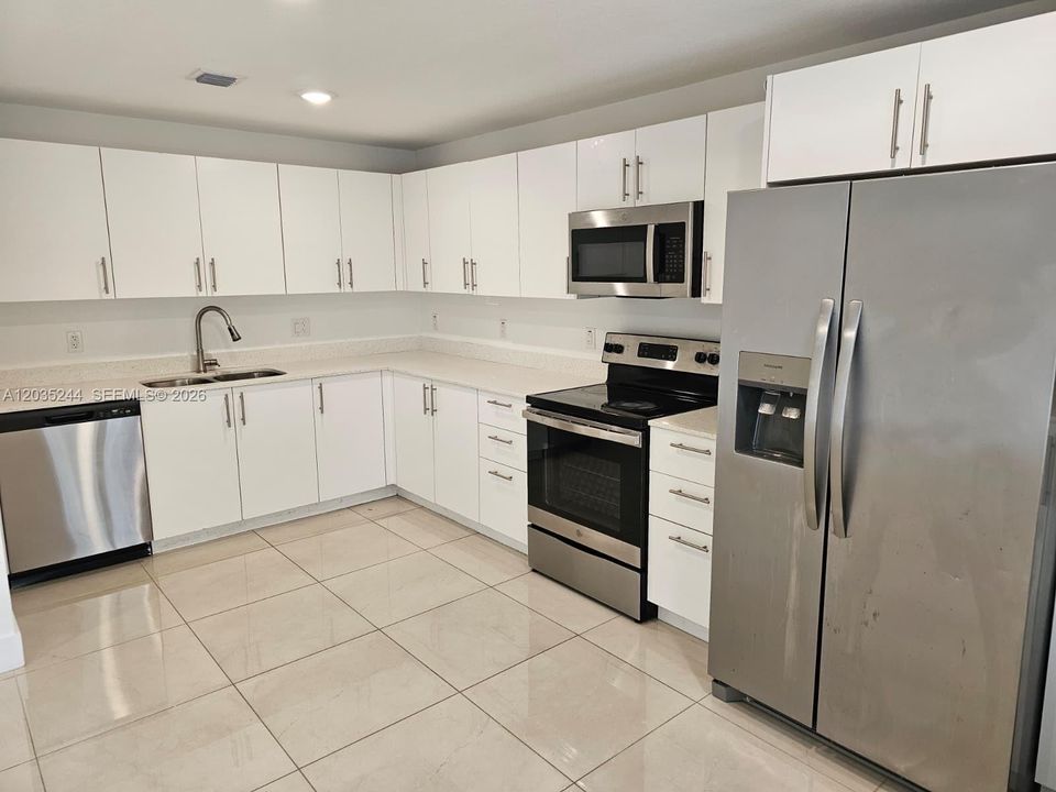 For Rent: $2,500 (4 beds, 3 baths, 1398 Square Feet)