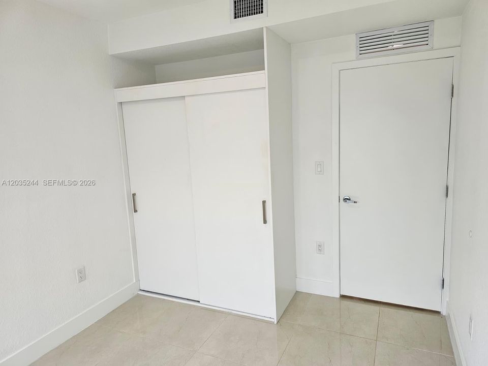 For Rent: $2,500 (4 beds, 3 baths, 1398 Square Feet)