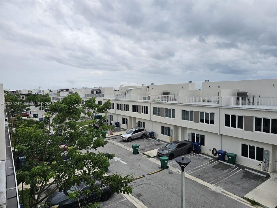 For Rent: $2,500 (4 beds, 3 baths, 1398 Square Feet)