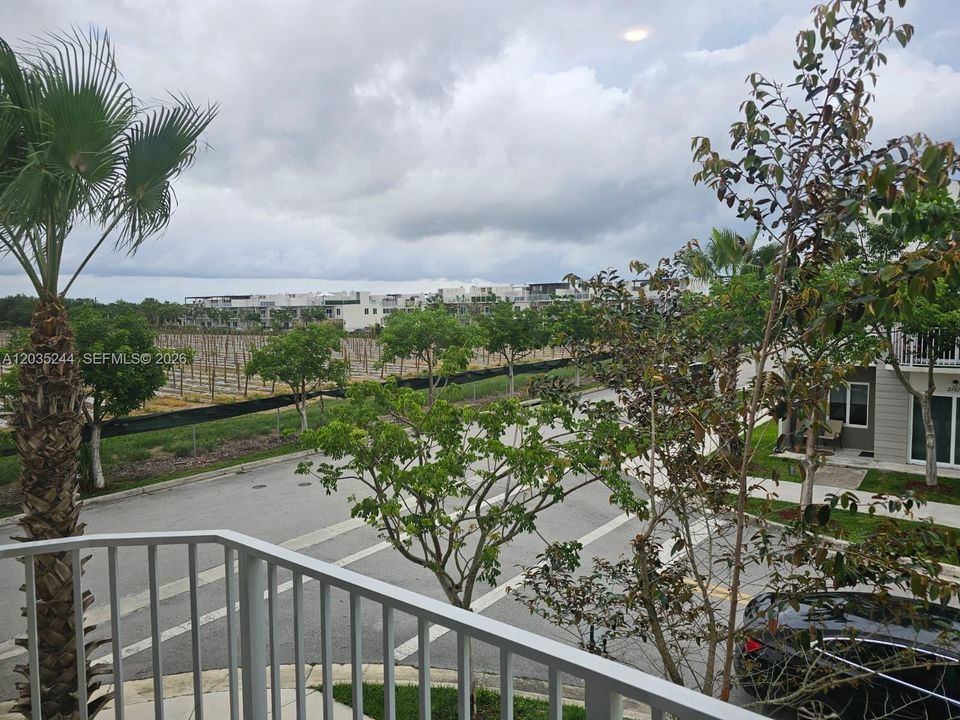 For Rent: $2,500 (4 beds, 3 baths, 1398 Square Feet)