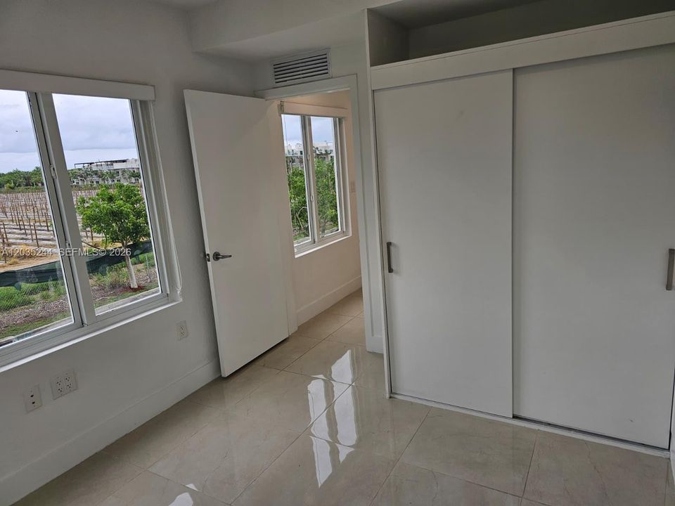 For Rent: $2,500 (4 beds, 3 baths, 1398 Square Feet)