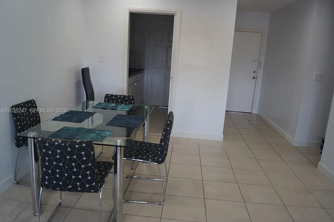 For Sale: $160,000 (1 beds, 1 baths, 640 Square Feet)