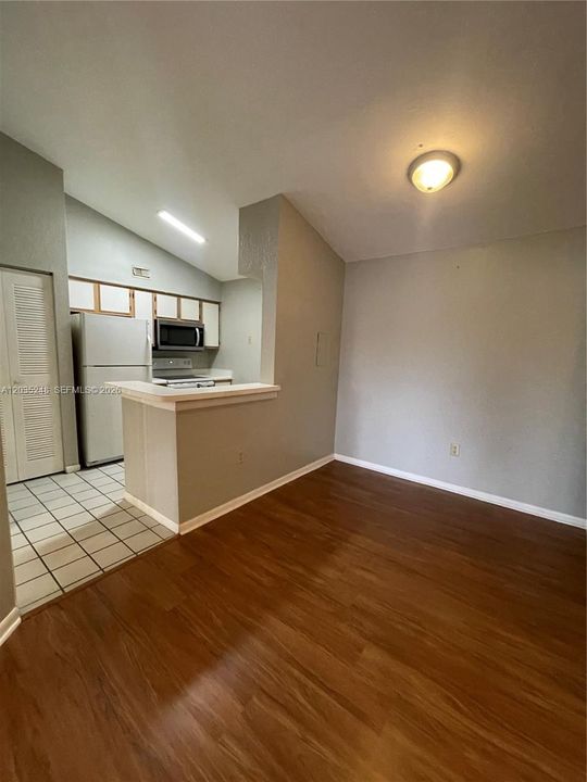 For Rent: $1,745 (1 beds, 1 baths, 786 Square Feet)