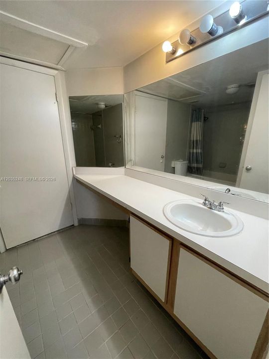 For Rent: $1,745 (1 beds, 1 baths, 786 Square Feet)