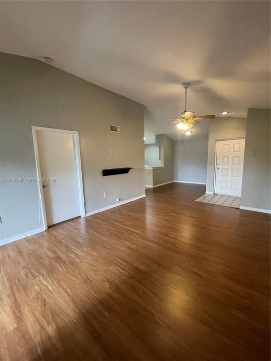 For Rent: $1,745 (1 beds, 1 baths, 786 Square Feet)