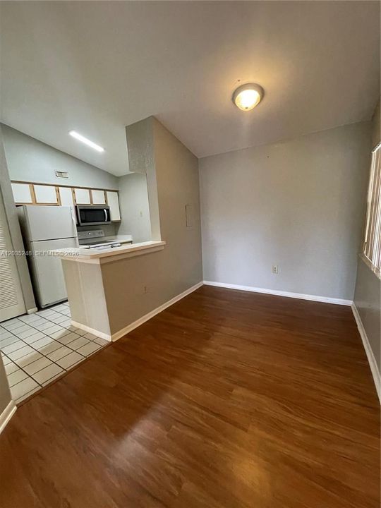 For Rent: $1,745 (1 beds, 1 baths, 786 Square Feet)