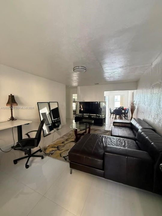 For Rent: $3,500 (2 beds, 2 baths, 1786 Square Feet)