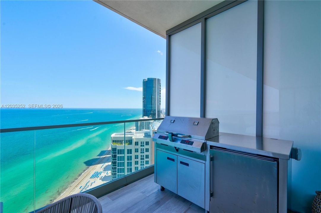 For Sale: $4,500,000 (3 beds, 3 baths, 2271 Square Feet)