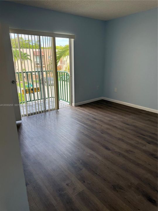 В аренду: $2,590 (2 спален, 2 ванн, 1210 Квадратных фут)