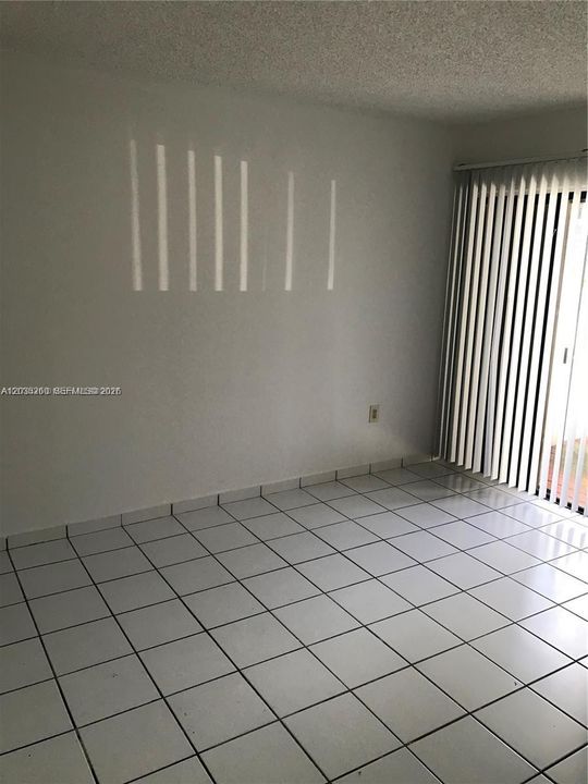 For Rent: $2,300 (2 beds, 2 baths, 847 Square Feet)