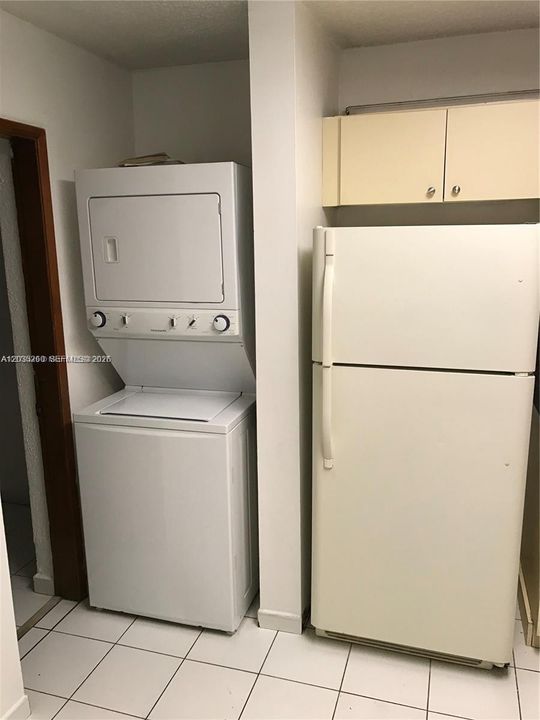 For Rent: $2,300 (2 beds, 2 baths, 847 Square Feet)