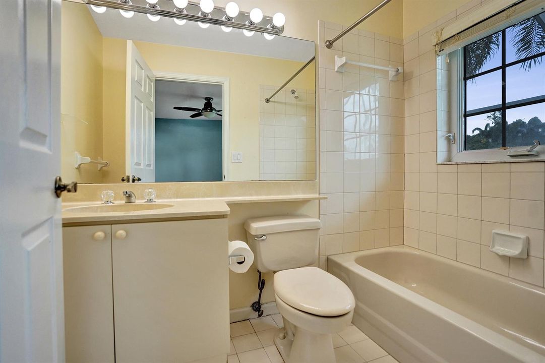 third bedroom bath