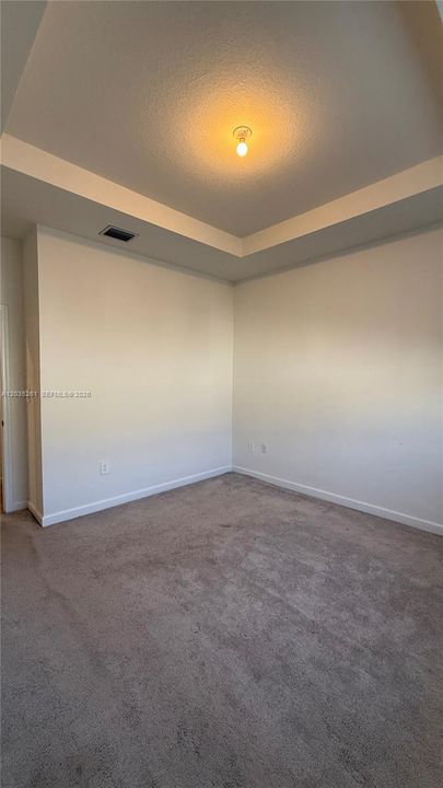 В аренду: $2,350 (3 спален, 2 ванн, 1393 Квадратных фут)