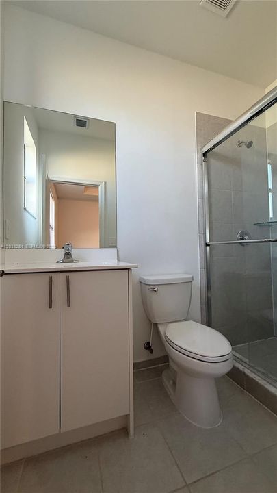 В аренду: $2,350 (3 спален, 2 ванн, 1393 Квадратных фут)