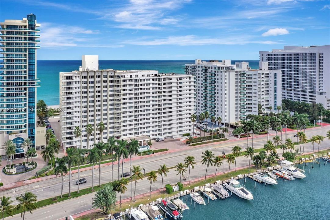 На продажу: $430,000 (1 спален, 2 ванн, 1046 Квадратных фут)