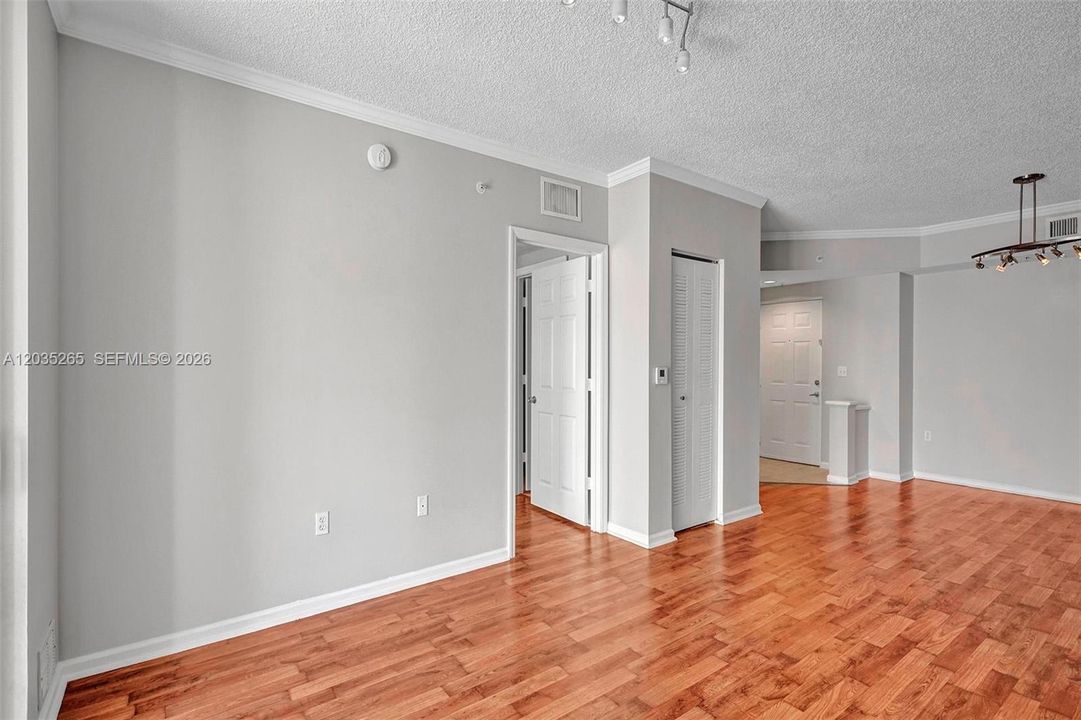 For Rent: $2,900 (2 beds, 2 baths, 1024 Square Feet)