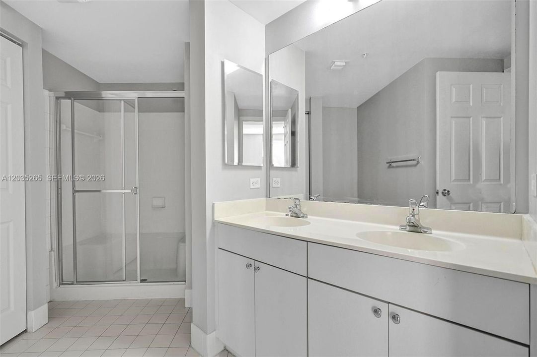 For Rent: $2,900 (2 beds, 2 baths, 1024 Square Feet)