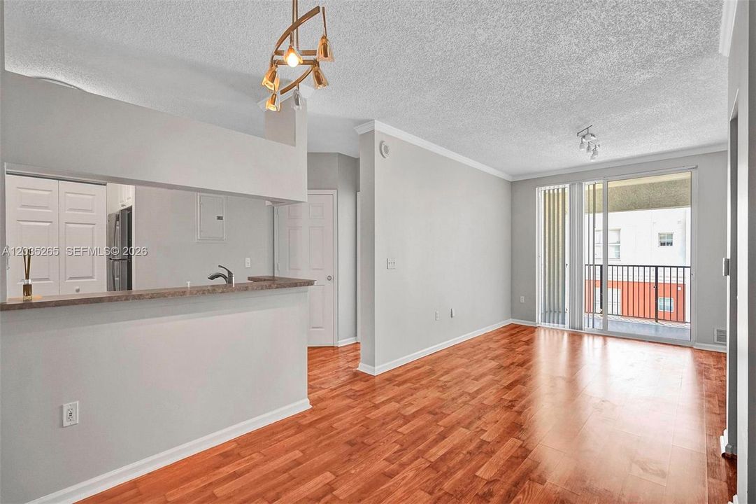 For Rent: $2,900 (2 beds, 2 baths, 1024 Square Feet)