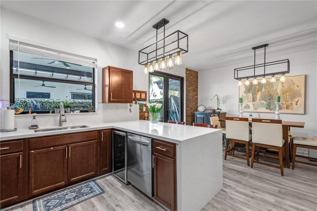 En Venta: $419,990 (3 camas, 2 baños, 1740 Pies cuadrados)