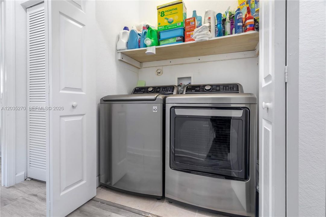 En Venta: $419,990 (3 camas, 2 baños, 1740 Pies cuadrados)