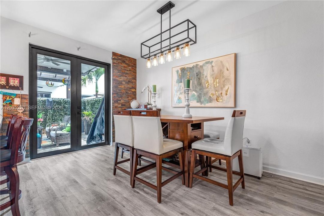En Venta: $419,990 (3 camas, 2 baños, 1740 Pies cuadrados)