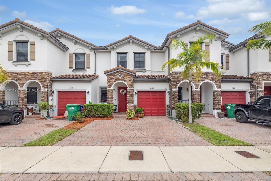 En Venta: $419,990 (3 camas, 2 baños, 1740 Pies cuadrados)