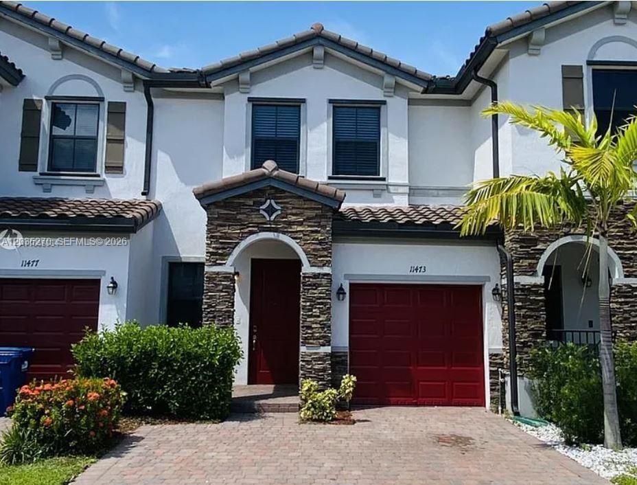 En Venta: $419,990 (3 camas, 2 baños, 1740 Pies cuadrados)