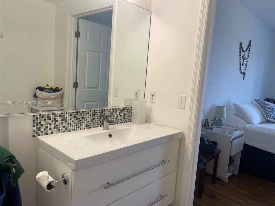 В аренду: $2,800 (2 спален, 2 ванн, 917 Квадратных фут)