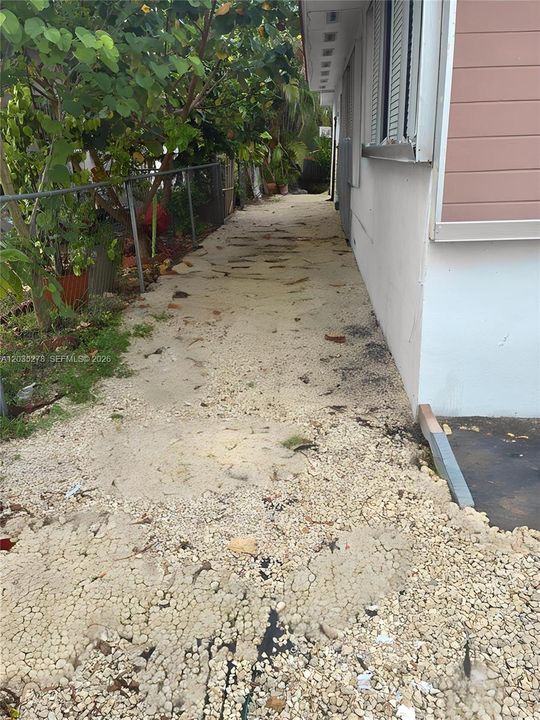 For Rent: $1,800 (1 beds, 1 baths, 380 Square Feet)