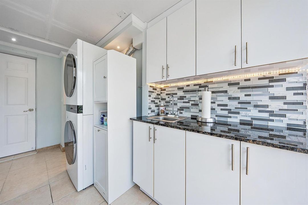 904 Ortega Rd-Laundry room