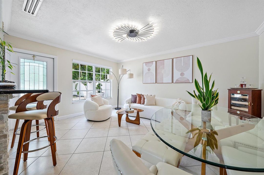 904 Ortega Rd-Living:dining