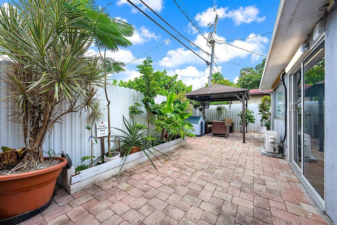 904 Ortega Rd-Patio