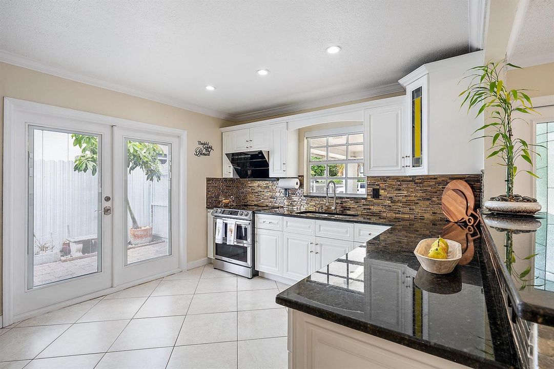 904 Ortega Rd-kitchen