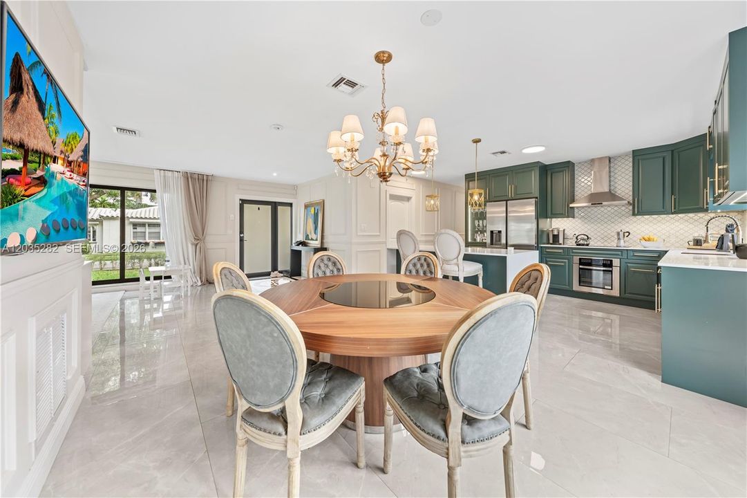 For Sale: $999,000 (3 beds, 2 baths, 1526 Square Feet)