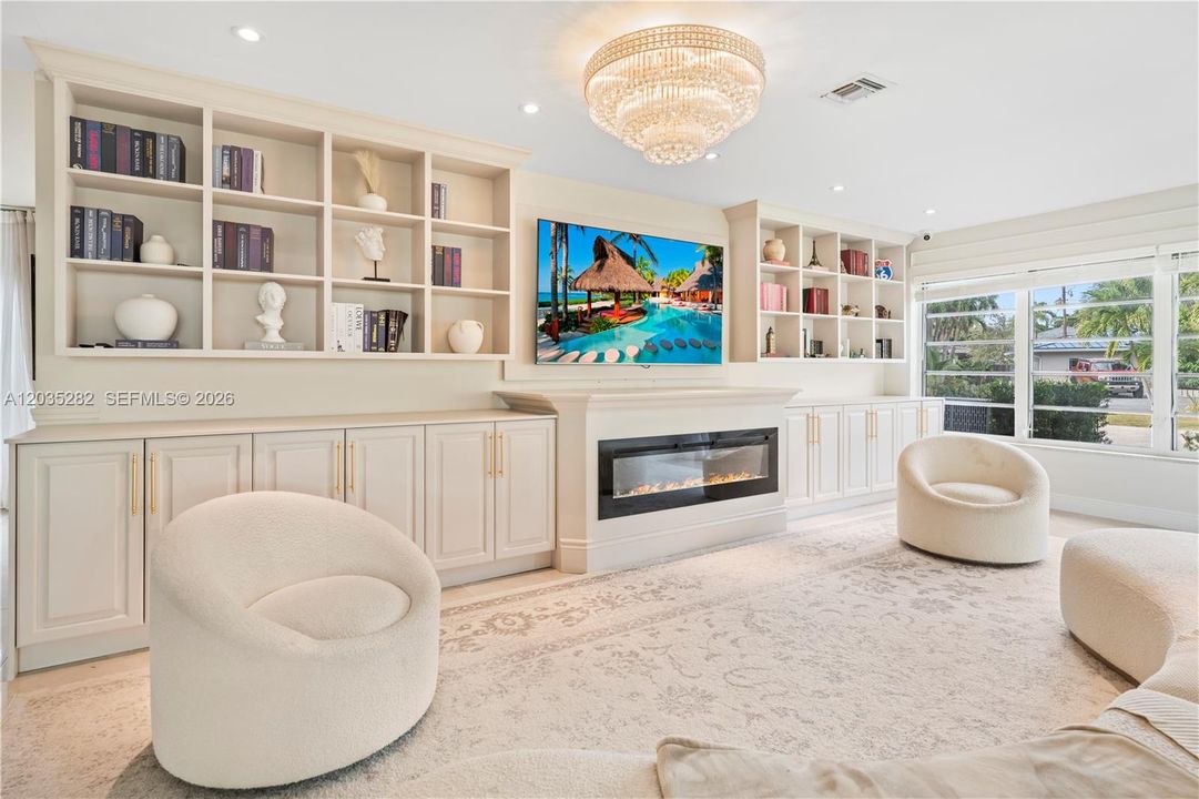 For Sale: $999,000 (3 beds, 2 baths, 1526 Square Feet)