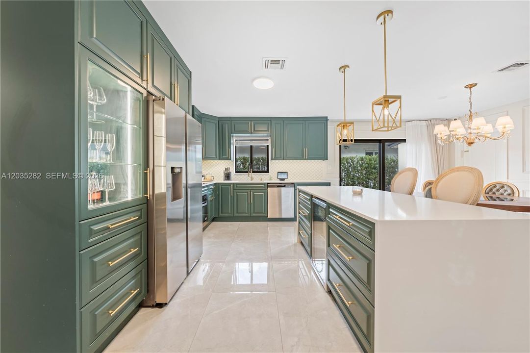 For Sale: $999,000 (3 beds, 2 baths, 1526 Square Feet)