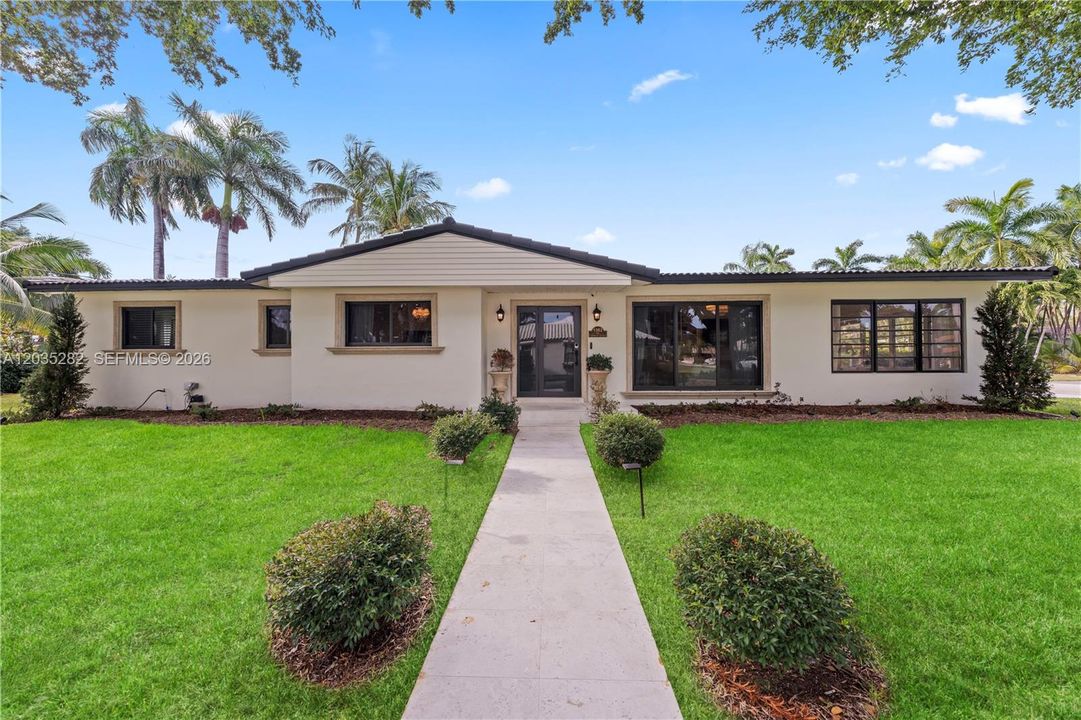 For Sale: $999,000 (3 beds, 2 baths, 1526 Square Feet)