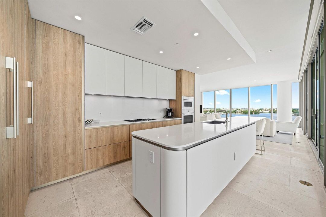 006-200ArkonaCourt-804-WestPalmBeach-FL-