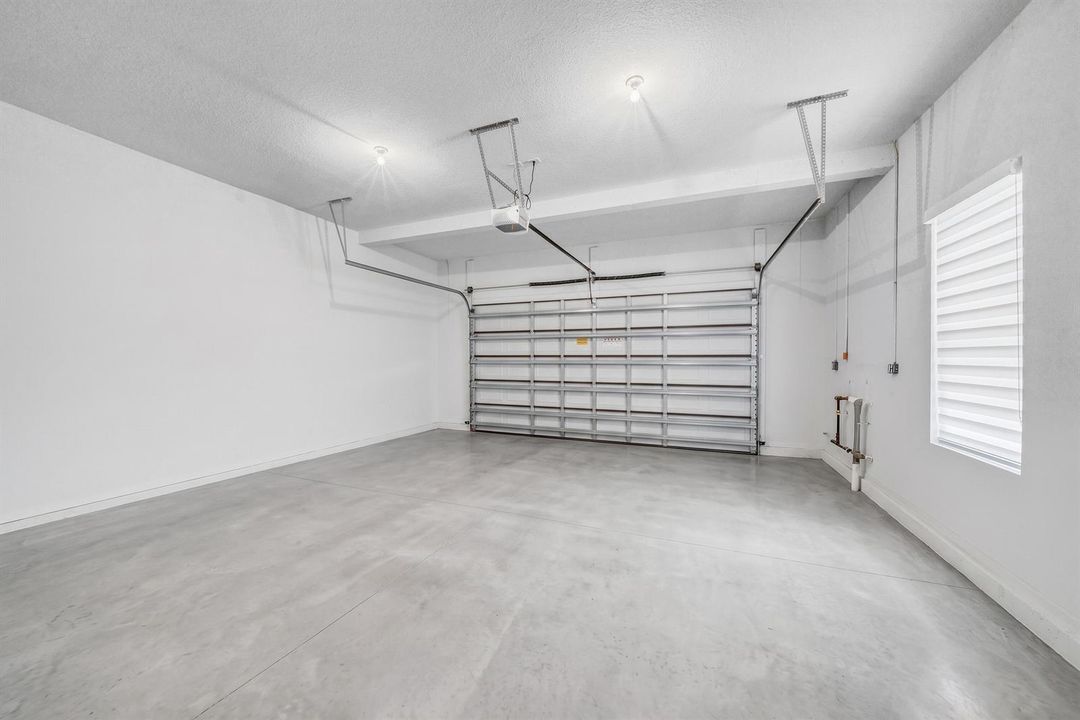 18 Garage