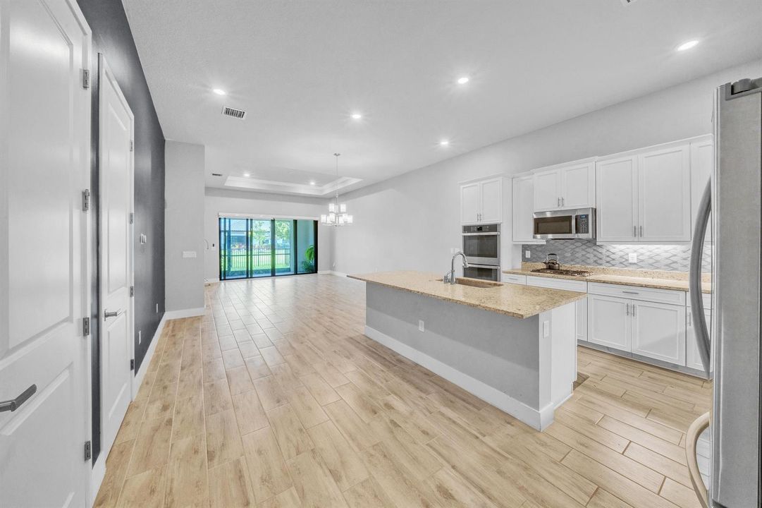 9 Kitchen (1)
