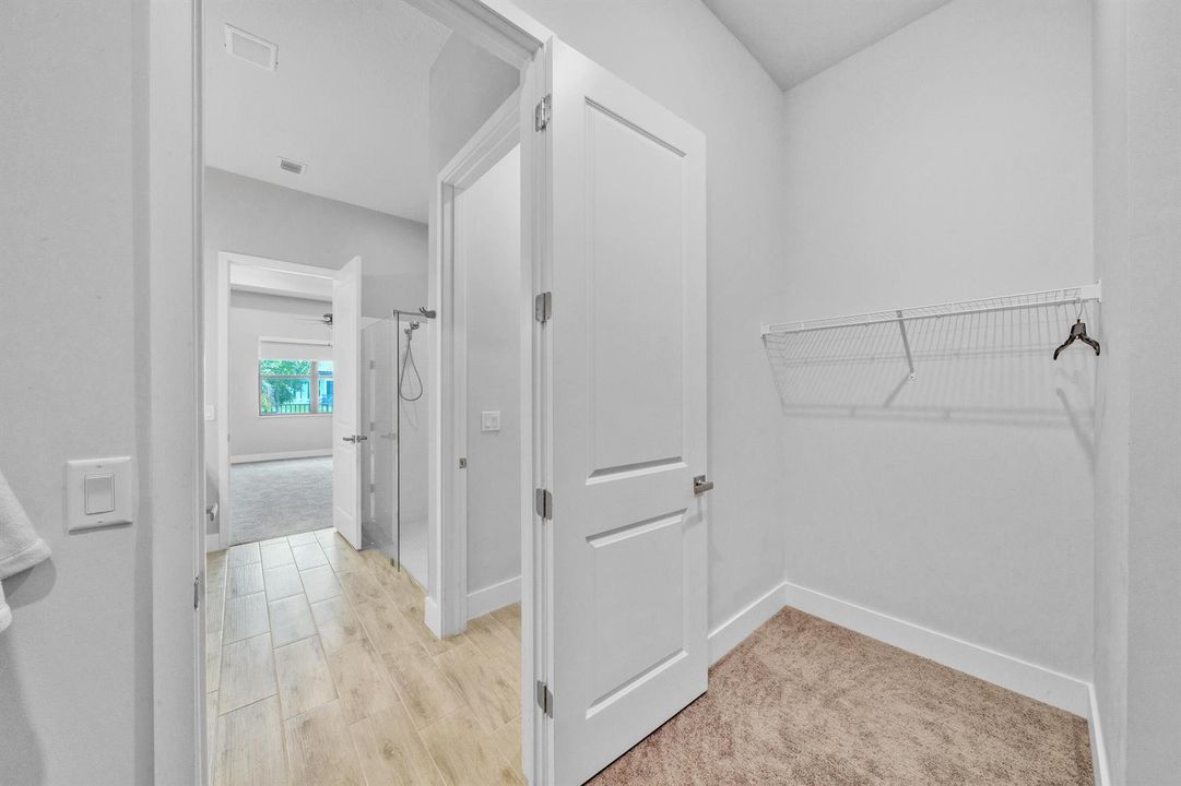 16 Primary Bedroom (6)