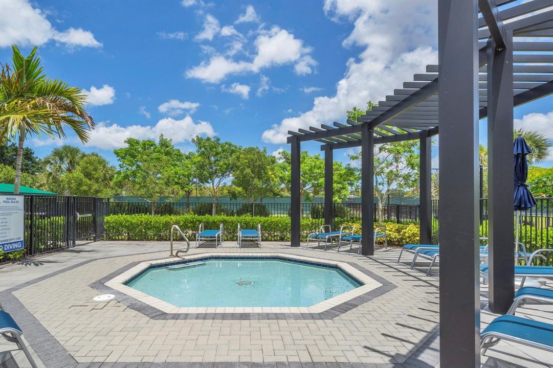 22 Clubhouse Pool (2)