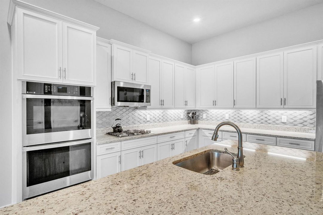 9 Kitchen (4)
